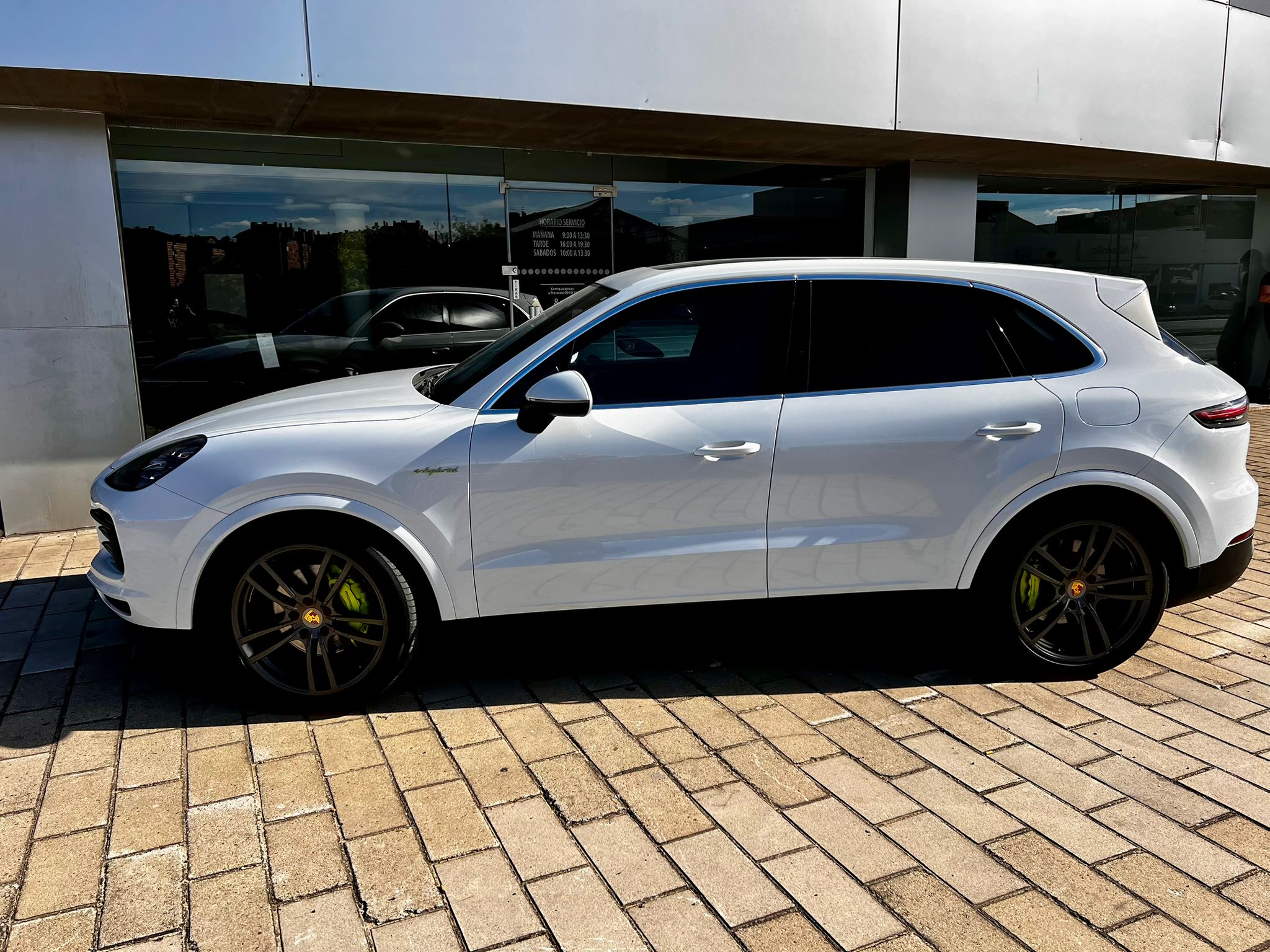Front view of Porsche Macan