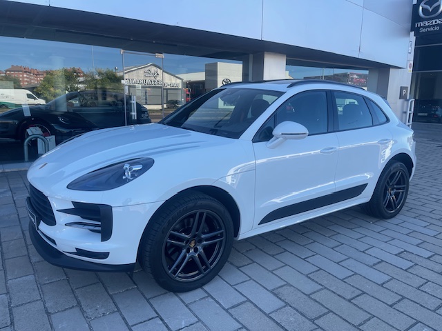 Front view of Porsche Macan